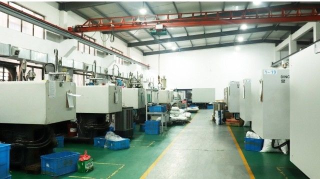 Yuyao Roc Plastic Manufactory Co., Ltd. Produktionslinie des Herstellers